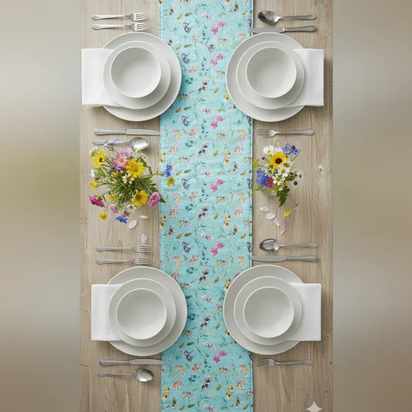 Table Runner - Picture 2 of 9